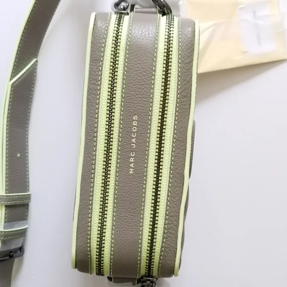 Marc Jacobs The Moto Shot 21 Leather Camera Crossbody Bag Gray Neon Green - Picture 6 of 7